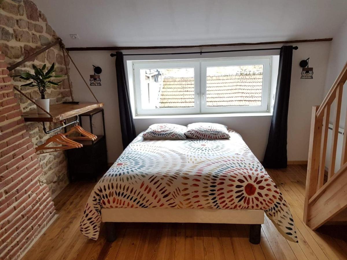 Апартаменты Atypical Flat Шарлевиль-Мезьер Экстерьер фото